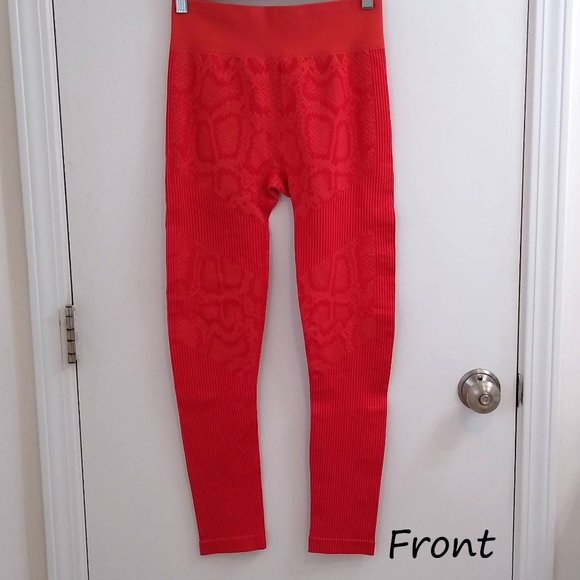 Yoga Set - Sports Bra & High Waisted Legging - Red Snakeskin - Size Small - Picture 2 of 15